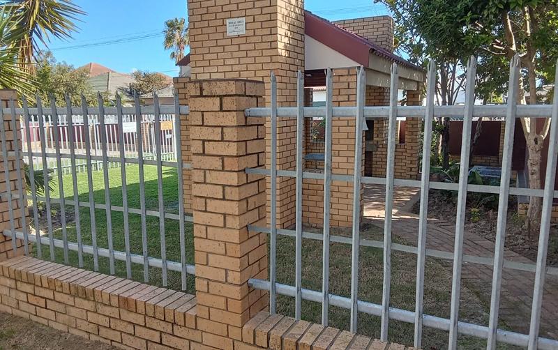 2 Bedroom Property for Sale in Churchill Estate Western Cape